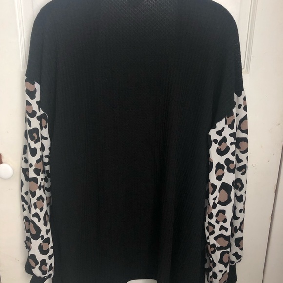 Cheetah Cardigan - Picture 2 of 6